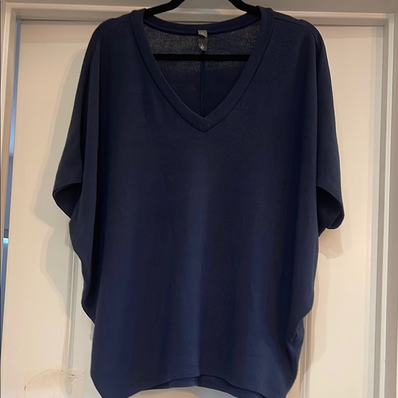 ⭐️ALYA Navy Blue V-Neck Women's drop shoulder Top short sleeve - Picture 1 of 3